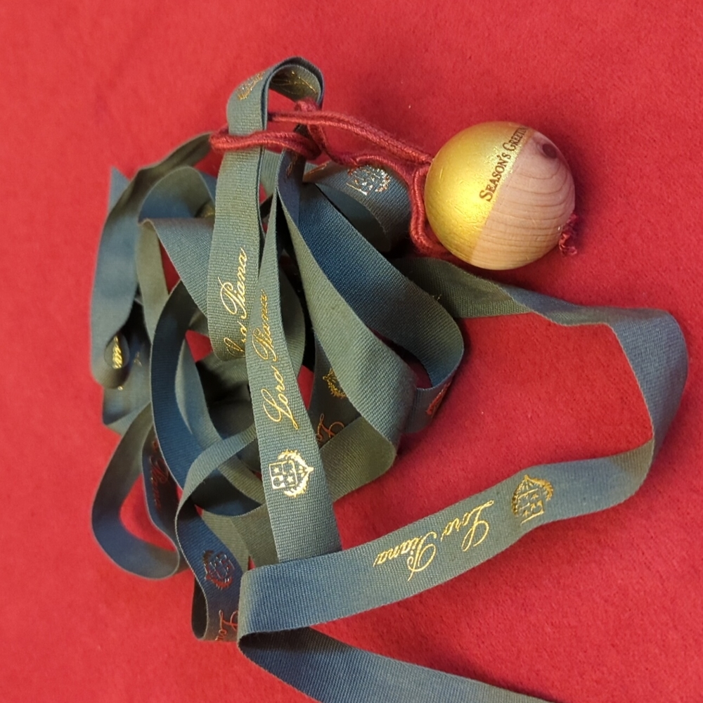 Loro piana ribbon and ball